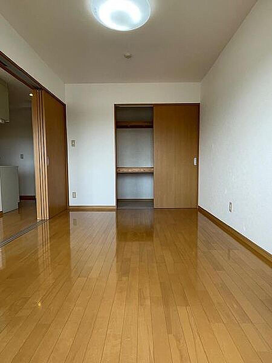颯 GRAND HILLS の洋室