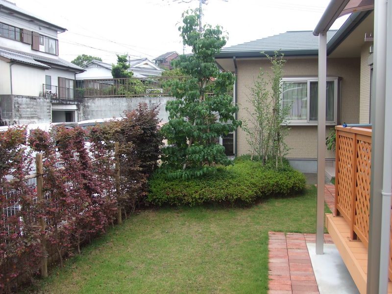レンガと植栽の写真2
