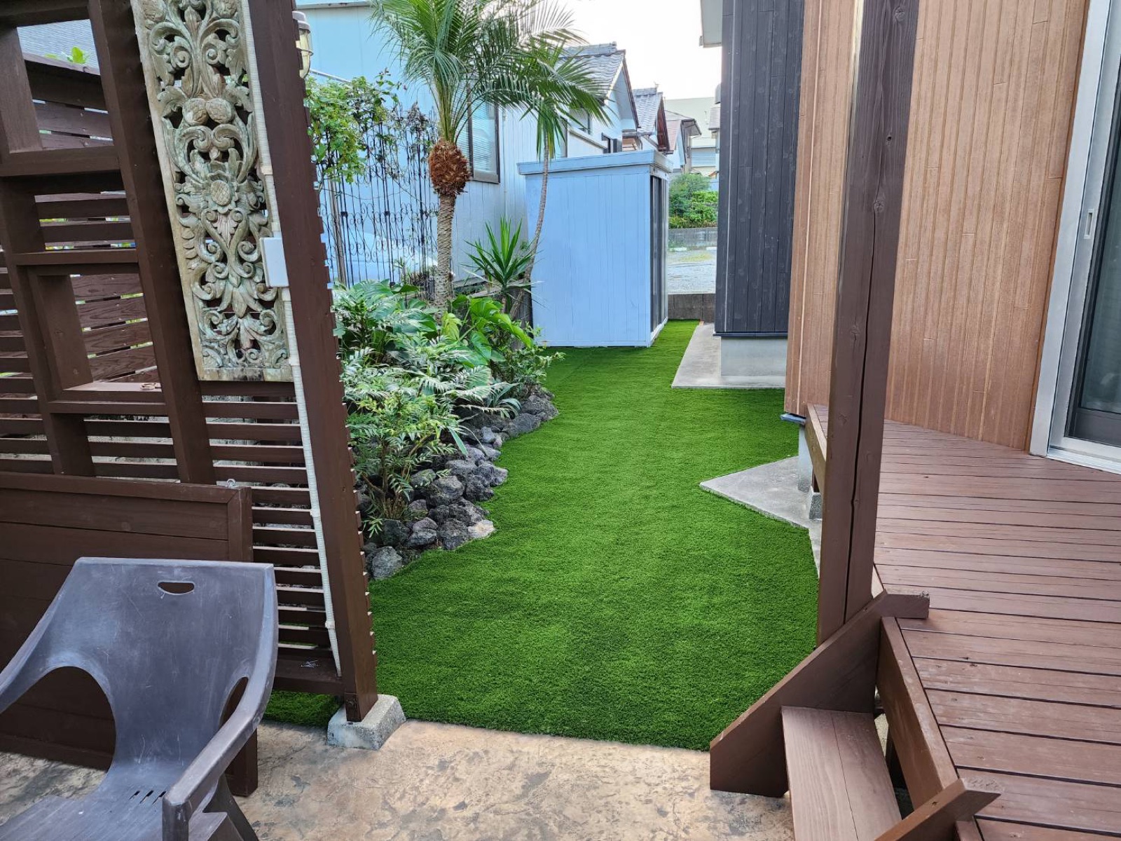 デッキと植栽