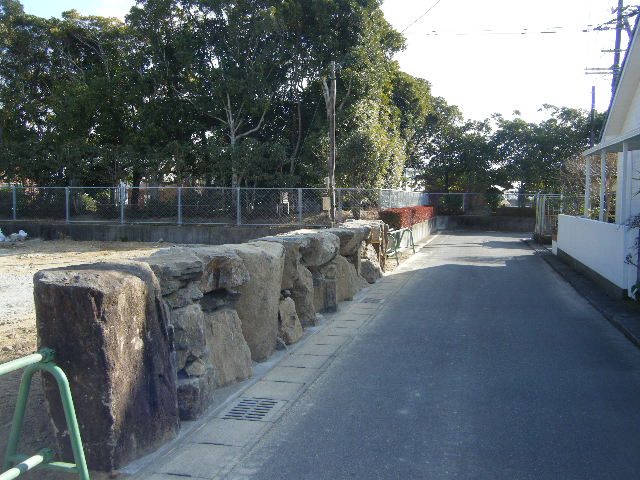 和風石積・洋風石積の施工例「崩石積み　解体後復旧　（日向石と都濃石）」