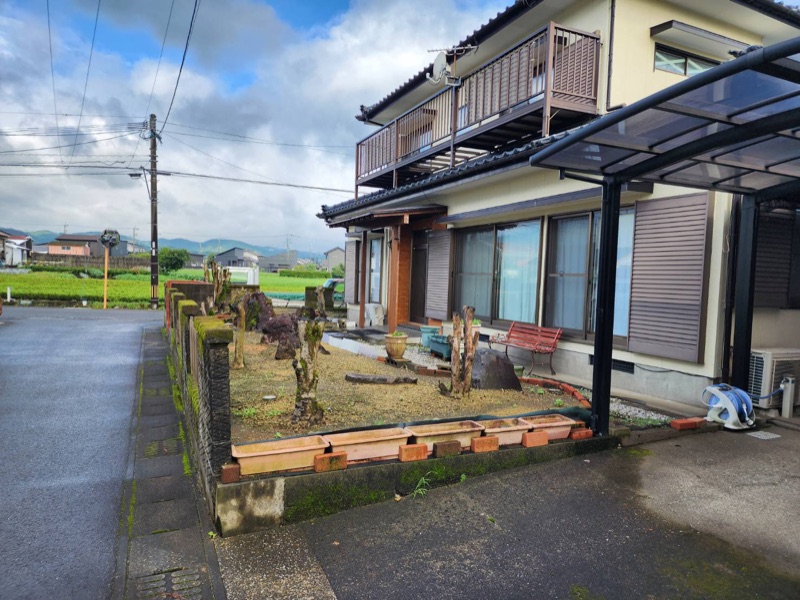 ガーデンリフォームの施工例「庭を縮小し、敷地を整える」